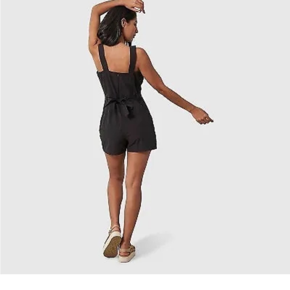 United By Blue Women's Size
Medium Black 100% Organic
Cotton Retro Romper new - Picture 10 of 12